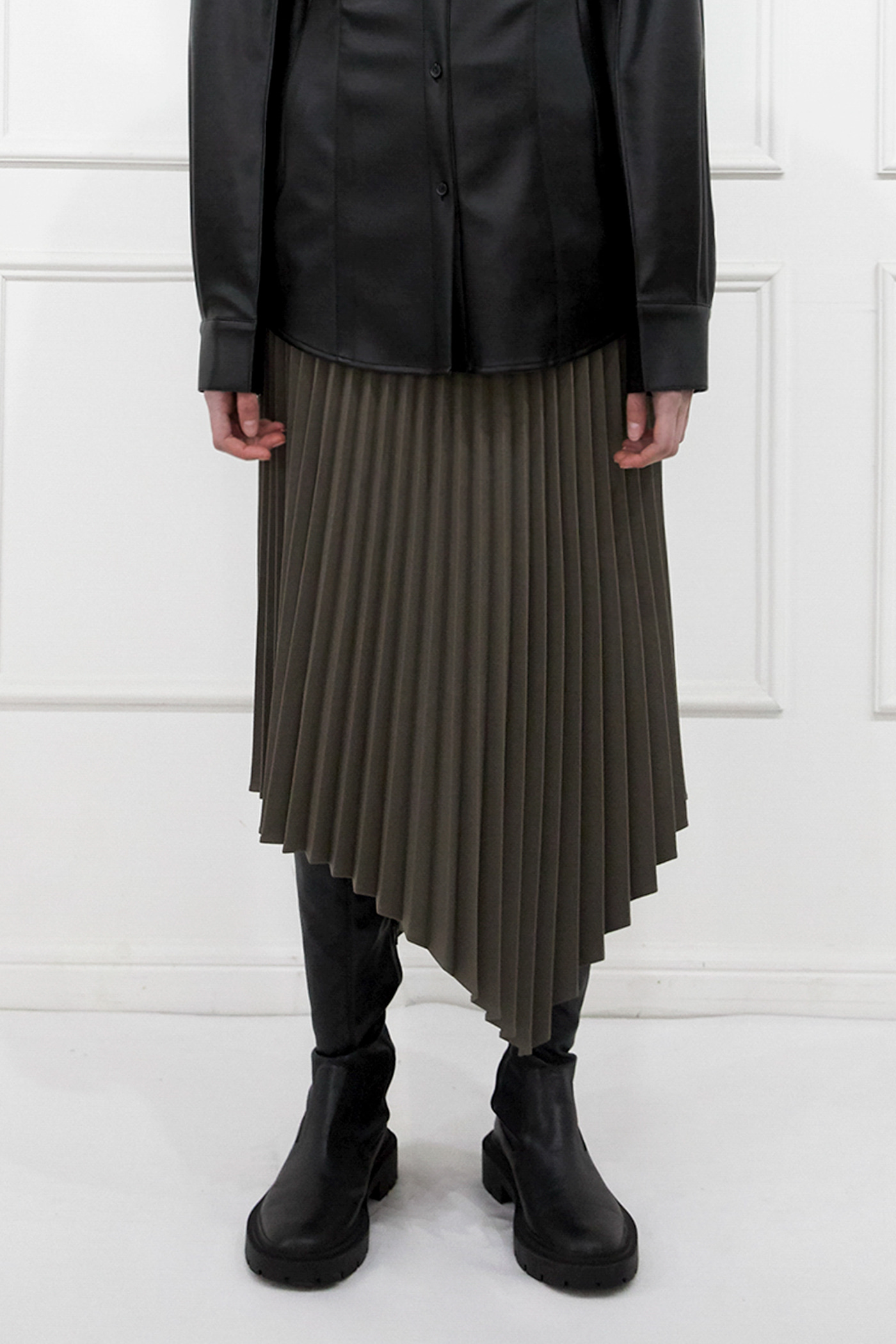 Asymmetric Pleated Skirt_K/GY